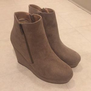 Beige wedge shoes